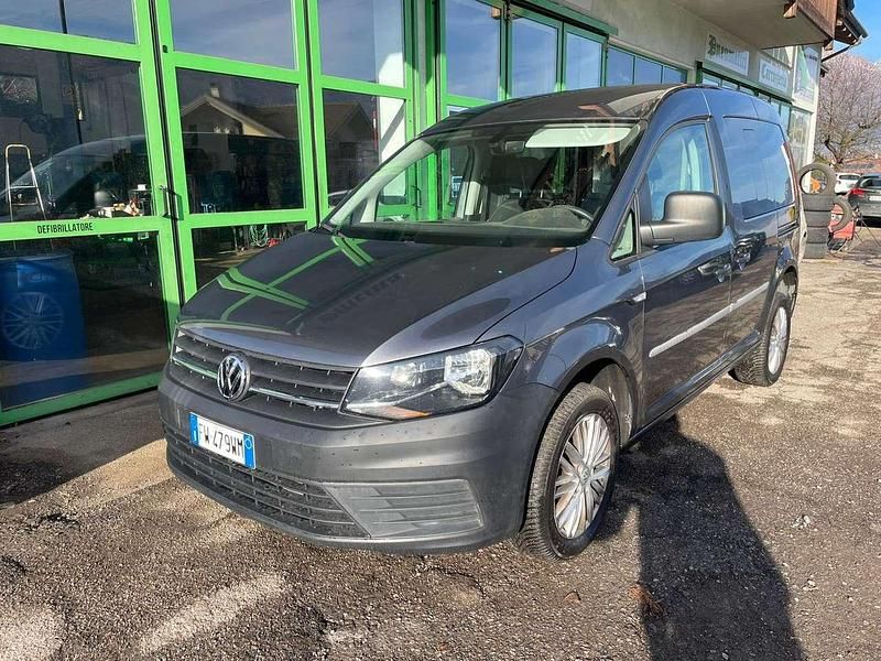 Usata VW Caddy 150 CV (110 kW) 2019 Grigio Monovolume