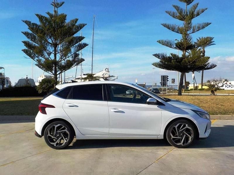 Usata Hyundai i20 84 CV (61 kW) 2023 Bianco Utilitaria