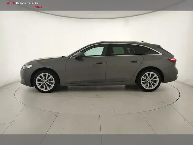 Usata Audi A5 Advanced 204 CV (150 kW) 2025 Grigio chronos metallizzato Station wagon