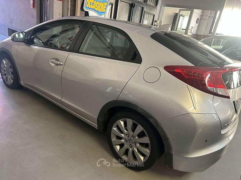 Usata Honda Civic Executive 150 CV (110 kW) 2012 Argento Berlina