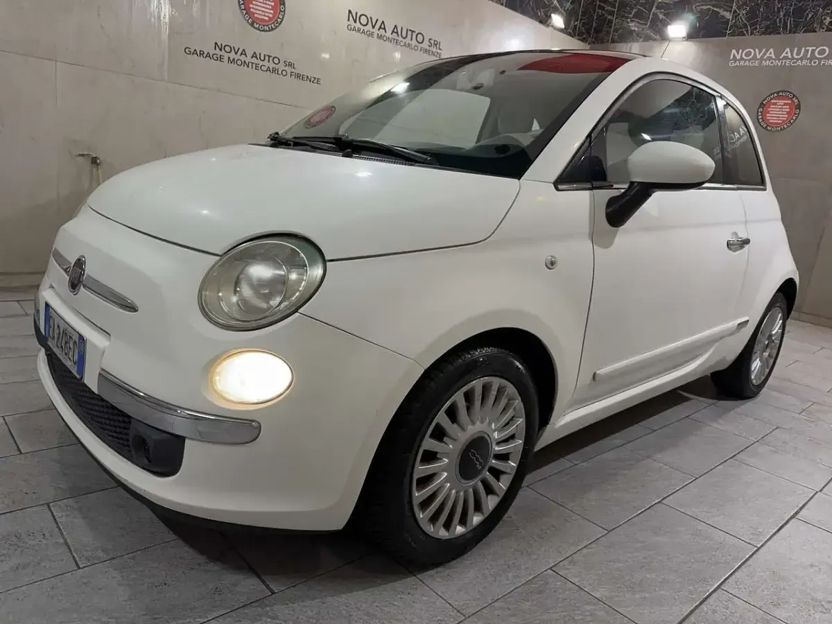 Usata Fiat 500 Lounge 69 CV (50 kW) 2010 Bianco Utilitaria