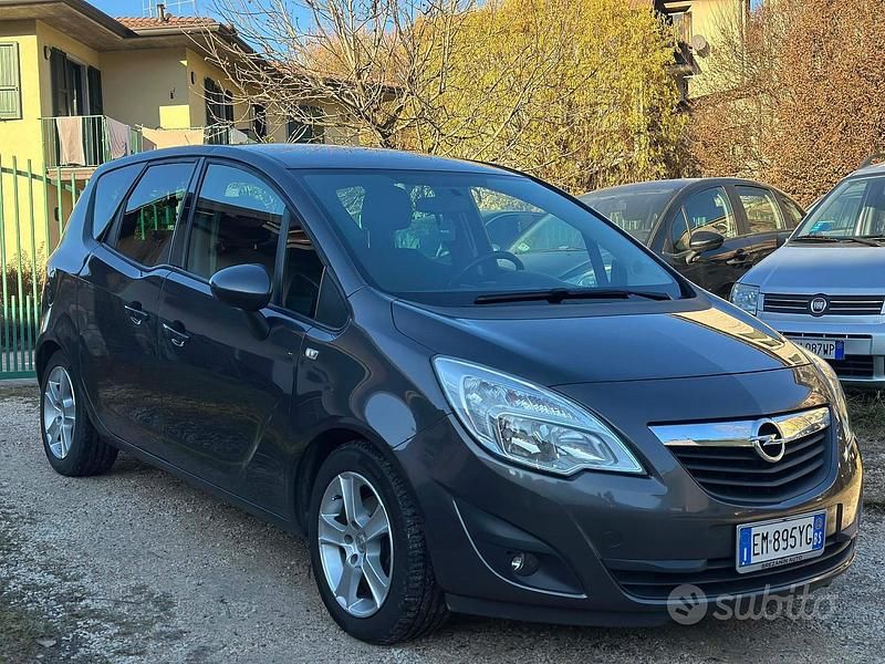 Occasion Opel Meriva Cosmo 95 ch (69 kW) 2012 Gris Monospace