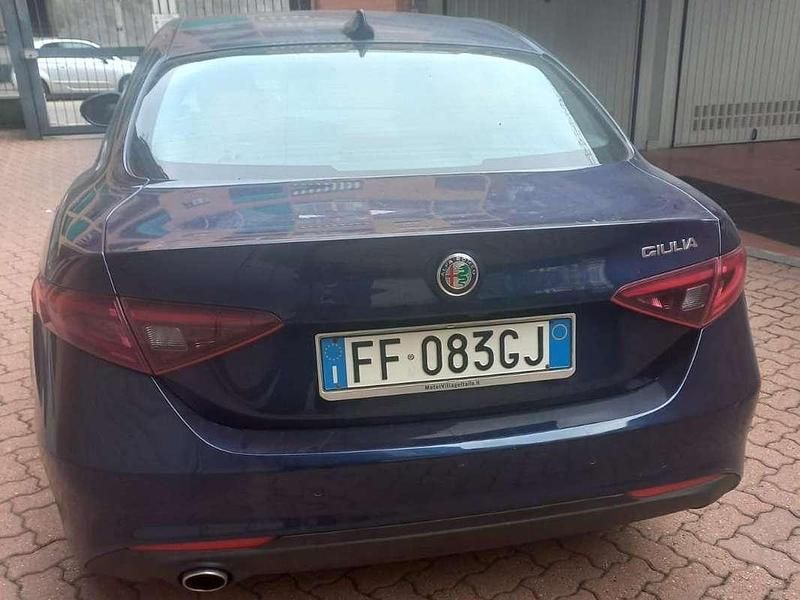Usata Alfa Romeo Giulia 150 CV (110 kW) 2016 Blu/azzurro Berlina