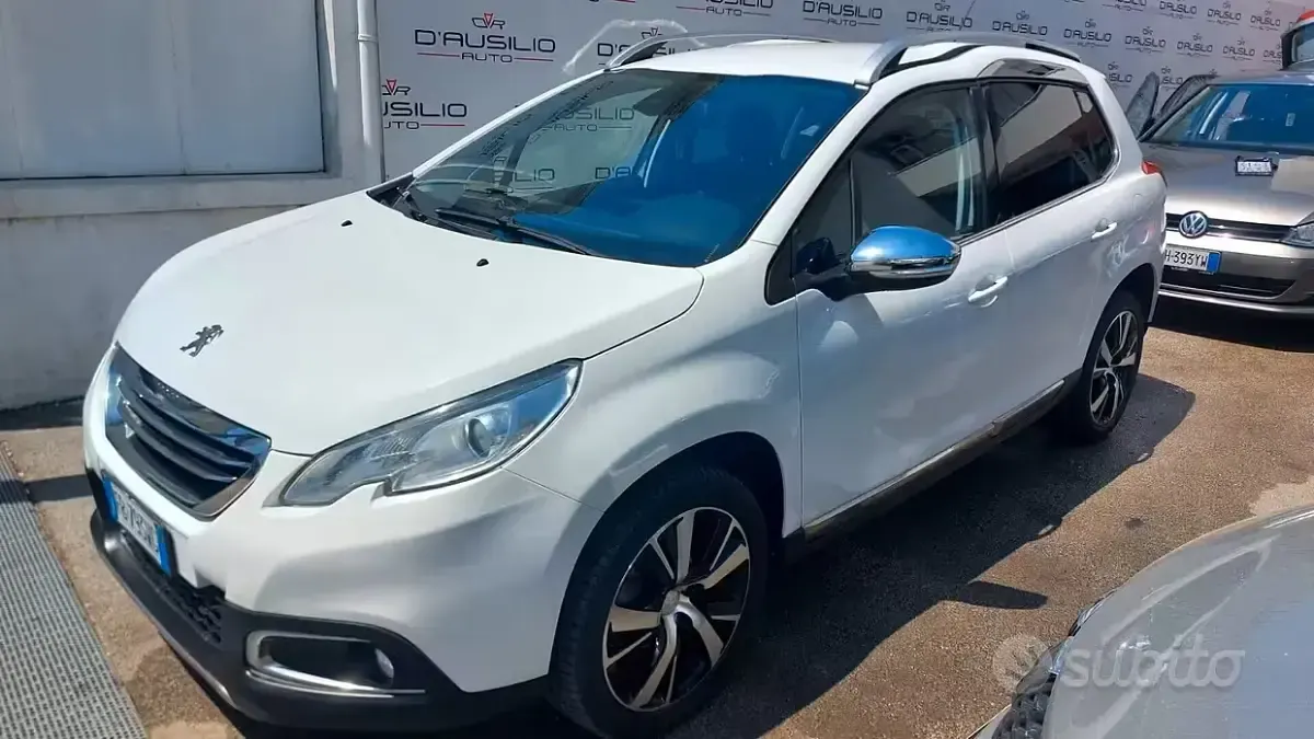 Usata Peugeot 2008 99 CV (72 kW) 2015 Bianco SUV
