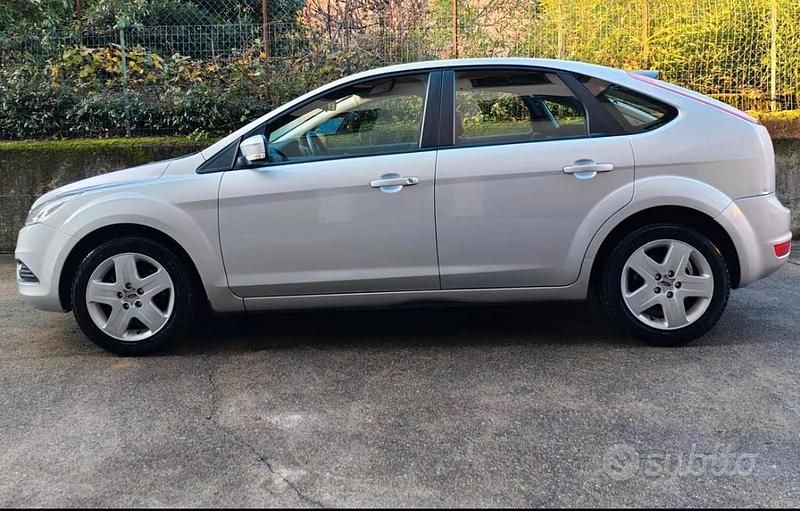Usata Ford Focus 90 CV (66 kW) 2008 Grigio Berlina