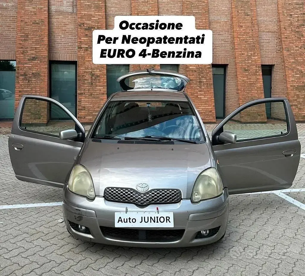 Usata Toyota Yaris Verso Luna 87 CV (63 kW) 2005 Monovolume