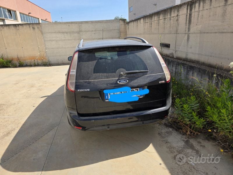 Usata Ford Focus Titanium 122 CV (89 kW) 2010 Nero Station wagon