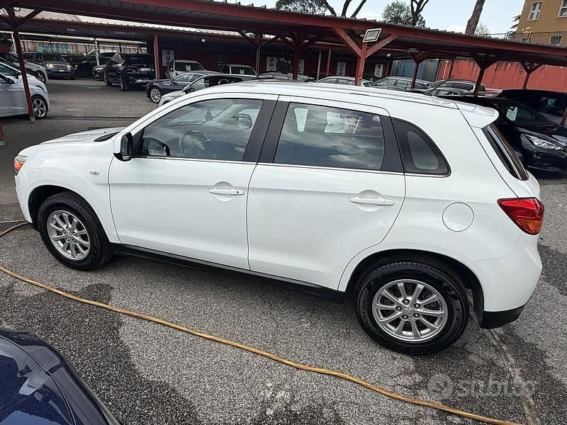 Begagnad Mitsubishi ASX Invite 116 HK (85 kW) 2015 Vit SUV
