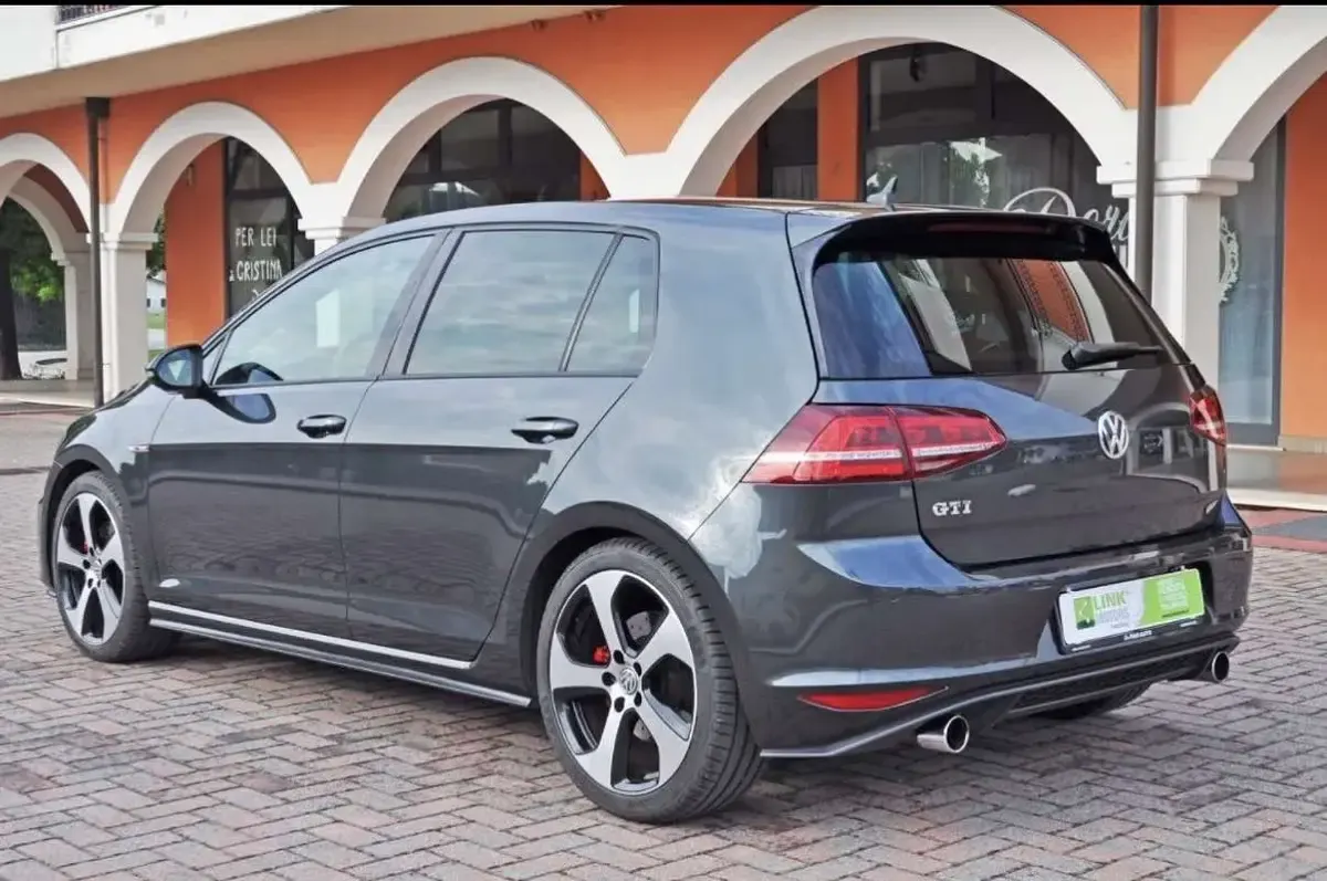 Usata VW Golf VII GTI 220 CV (161 kW) 2016 Grigio Berlina