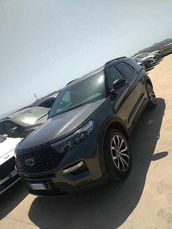 Usata Ford Explorer ST-Line 457 CV (336 kW) 2020 Grigio SUV