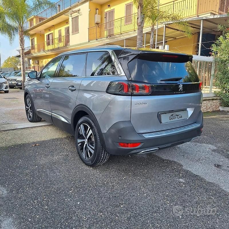 Usata Peugeot 5008 GT 130 CV (95 kW) 2023 Grigio SUV