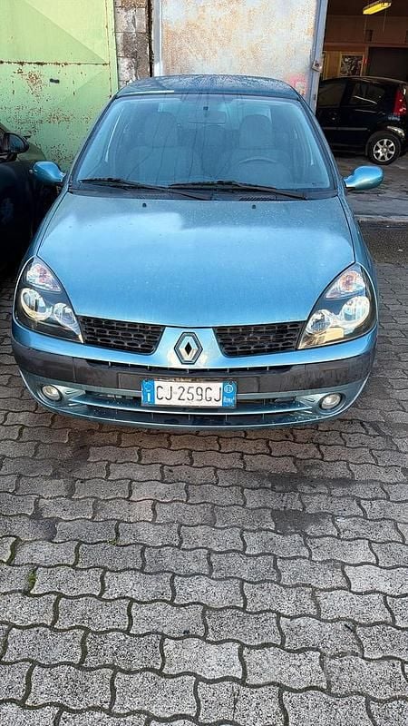 Usata Renault Clio II 2002 Blu Berlina