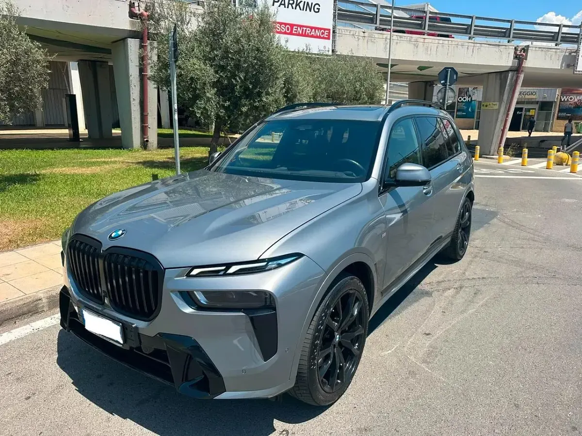 Usata BMW X7 M Sport 339 CV (249 kW) 2025 Argento SUV