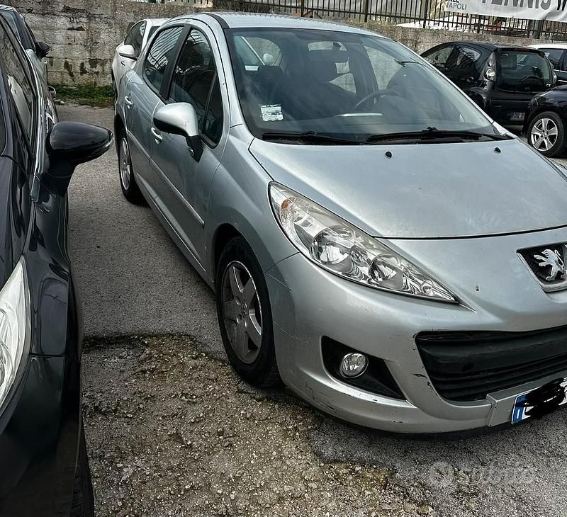Usata Peugeot 207 73 CV (53 kW) 2011 Grigio Utilitaria