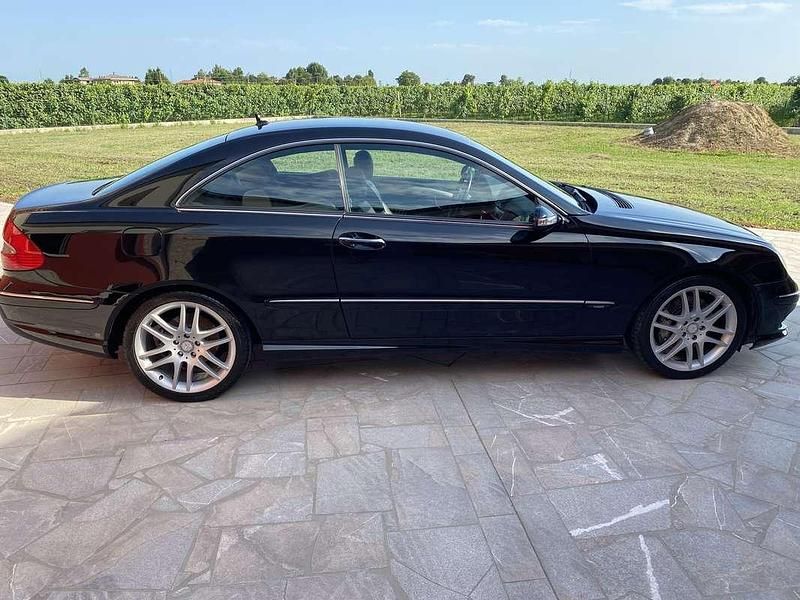 Usata Mercedes CLK220 AMG 150 CV (110 kW) 2009 Nero Coupé