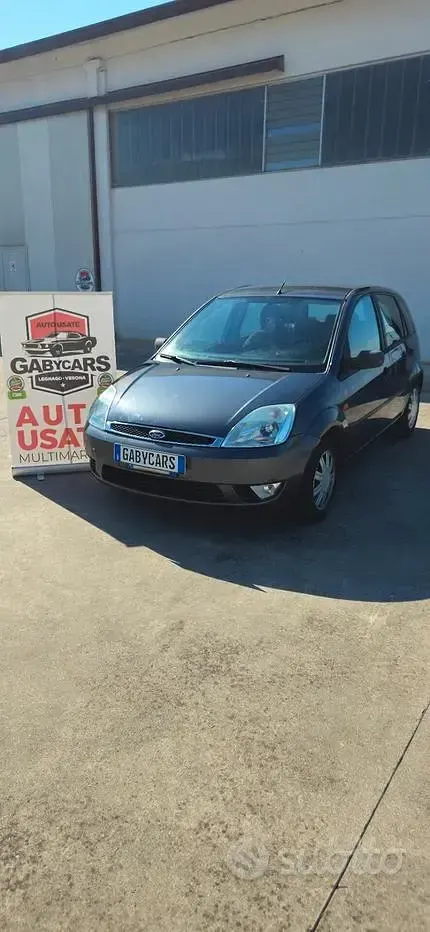 Usata Ford Fiesta 68 CV (50 kW) 2003 Utilitaria