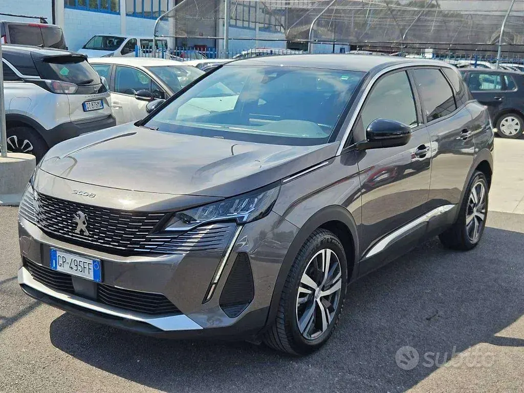 Usata Peugeot 3008 Allure 131 CV (96 kW) 2023 Grigio SUV