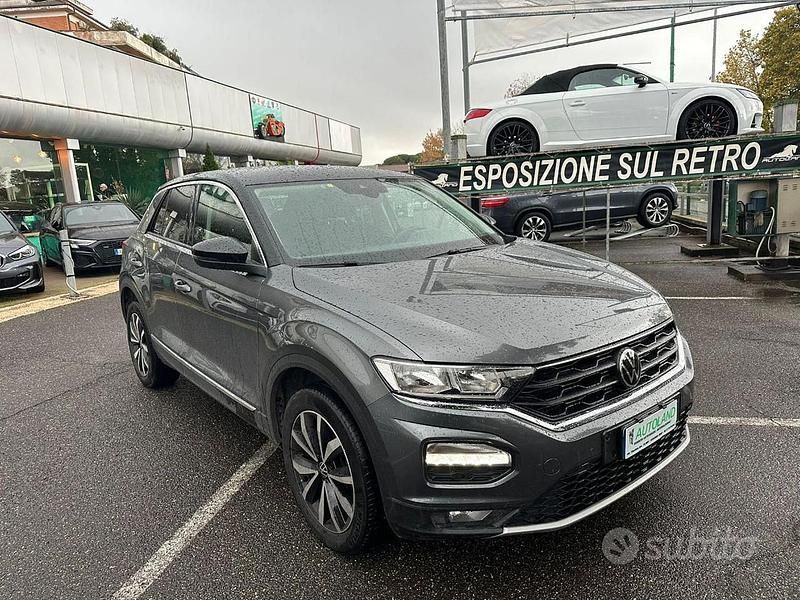 Usata VW T-Roc Style 110 CV (80 kW) 2021 Grigio metallizzato SUV