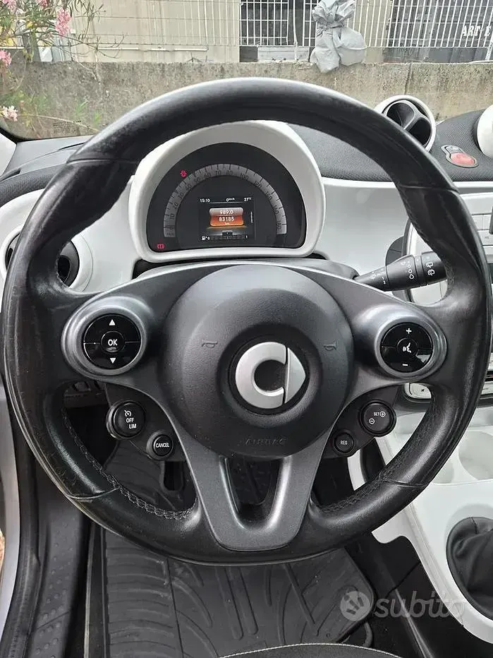 Usata Smart ForFour Passion 71 CV (52 kW) 2015 Grigio Utilitaria