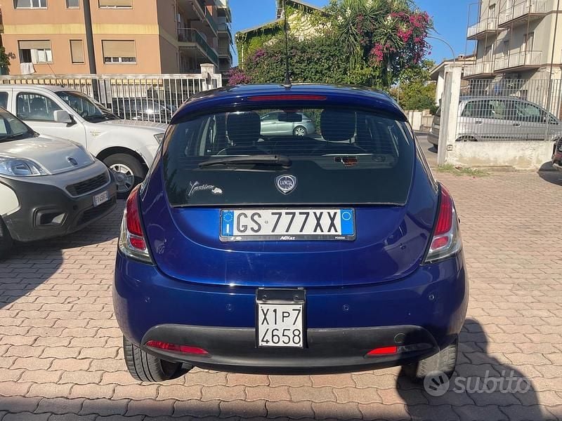 Usata Lancia Ypsilon Silver 85 CV (62 kW) 2014 Blu Utilitaria