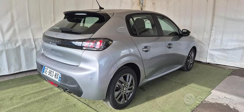 Usata Peugeot 208 102 CV (75 kW) 2022 Grigio Utilitaria