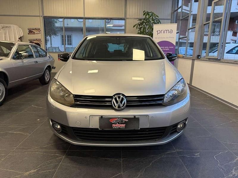 Grigio Usata 2012 VW Golf VI Trendline Tre volumi | 6000 € (Buon prezzo) - Immagine 1/4