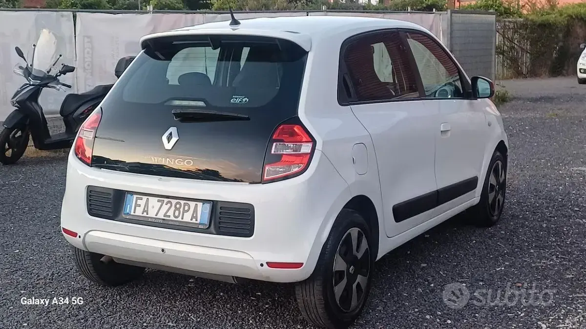 Usata Renault Twingo SE 69 CV (50 kW) 2015 Bianco Utilitaria