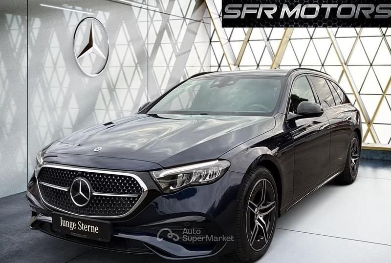 Usata Mercedes E220 AMG Line Premium 197 CV (144 kW) 2024 Blu/azzurro Station wagon