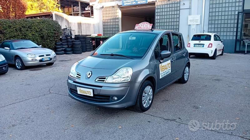Grigio Usata 2013 Renault Modus Monovolume | 4100 € (Ottimo prezzo) - Immagine 1/4