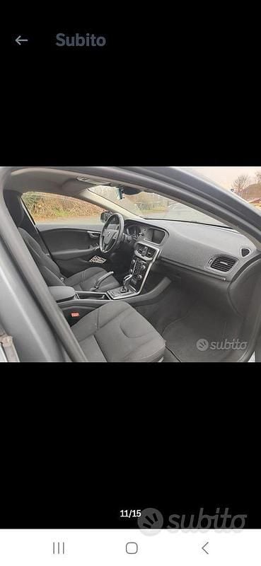 Usata Volvo V40 120 CV (88 kW) 2018 Grigio Berlina