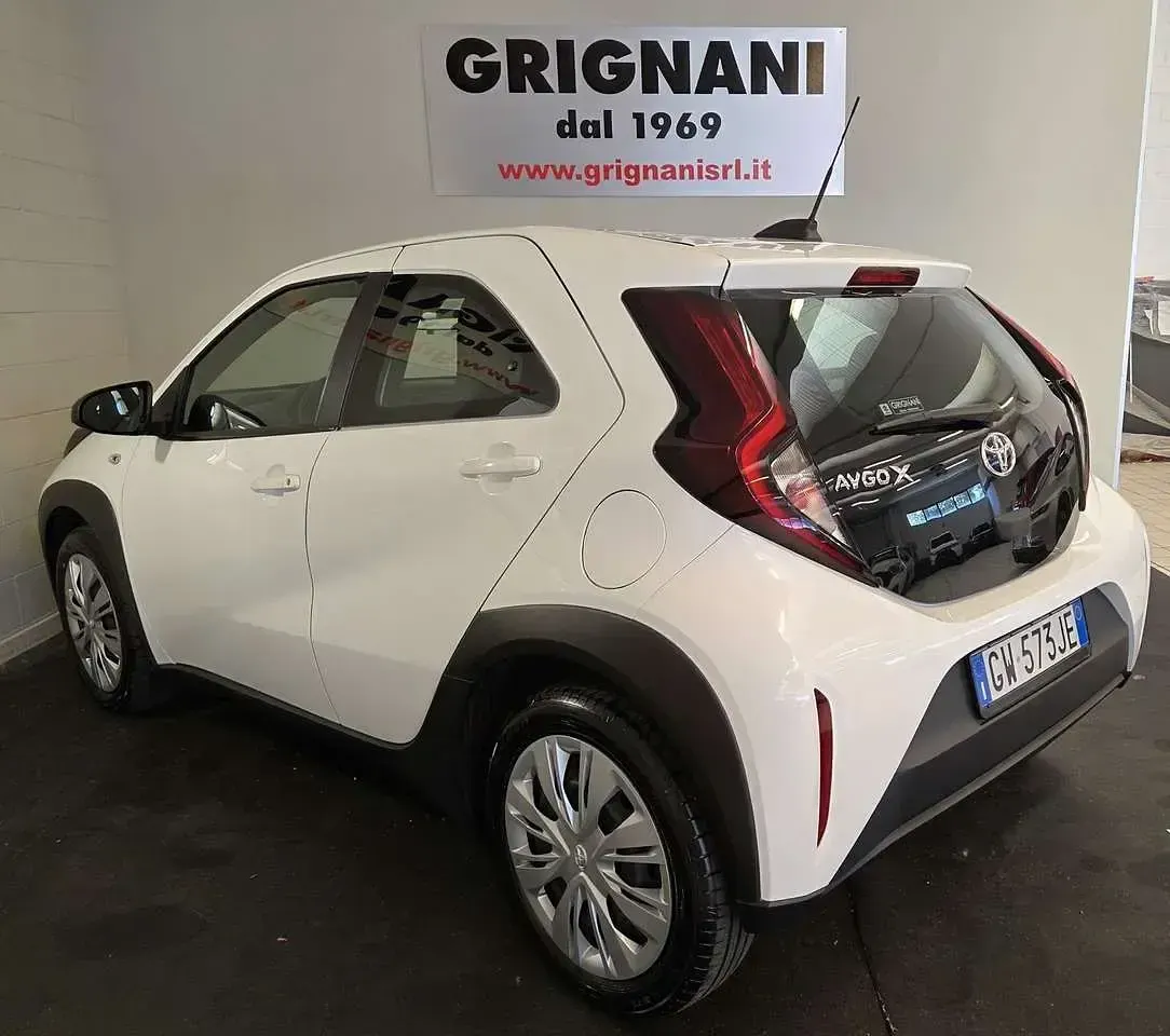 Usata Toyota Aygo X Active 72 CV (52 kW) 2024 Bianco SUV