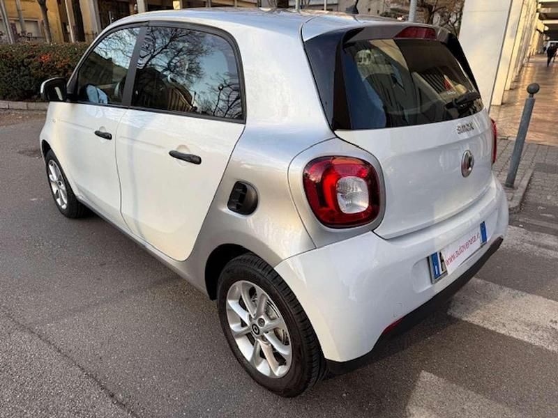 Usata Smart ForFour 71 CV (52 kW) 2017 Bianco Utilitaria