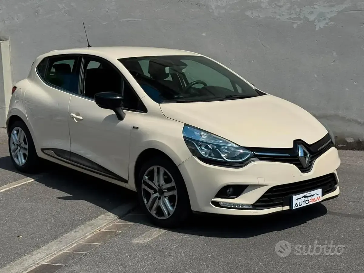 Usata Renault Clio 75 CV (55 kW) 2018 Beige Coupé