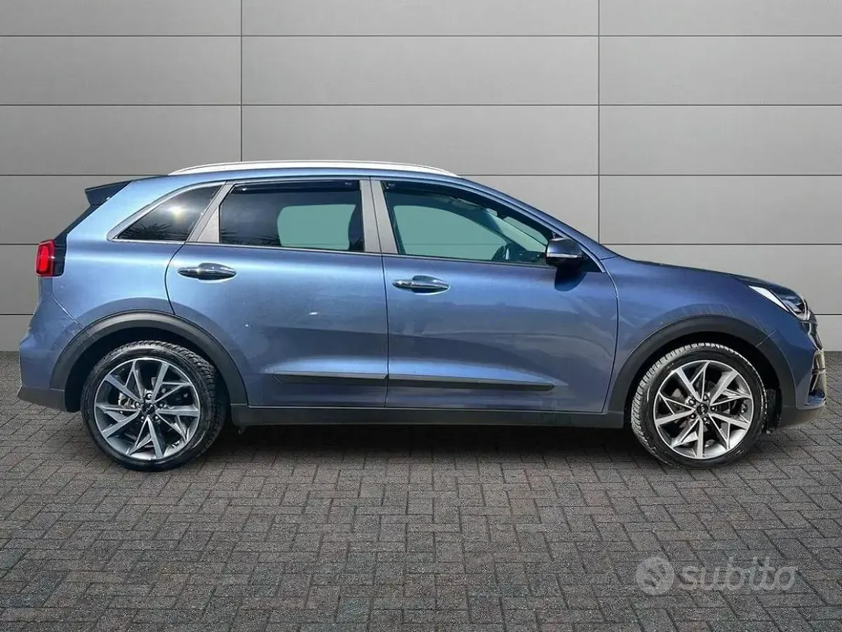 Usata Kia Niro 105 CV (77 kW) 2022 Azzurro SUV