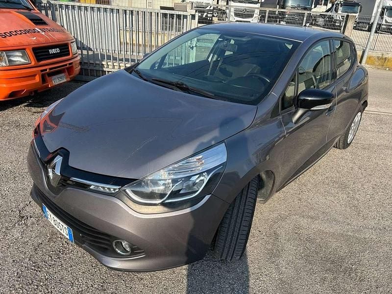 Usata Renault Clio IV 75 CV (55 kW) 2015 Grigio Berlina