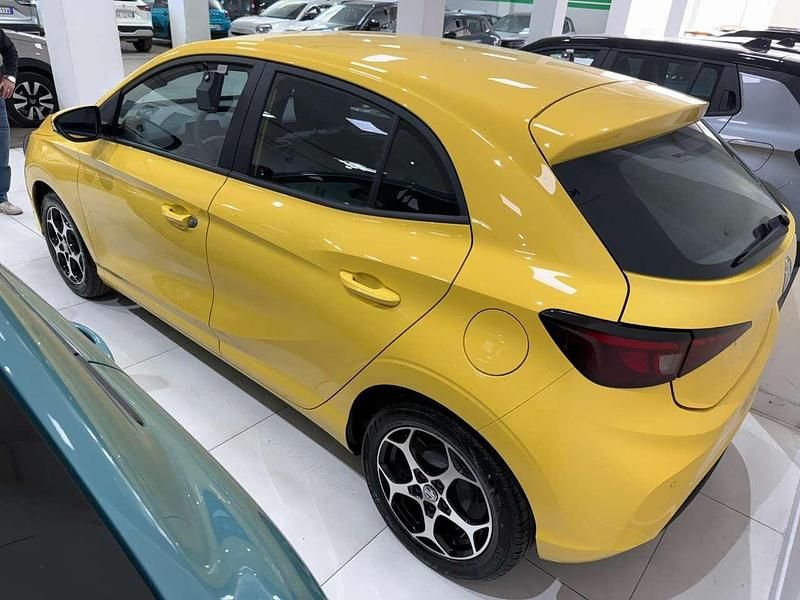 Nuevo MG MG3 Comfort 116 CV (85 kW) 2025 Amarillo Utilitario
