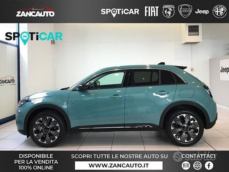Usata Fiat 600 La Prima 101 CV (74 kW) 2025 Blu SUV