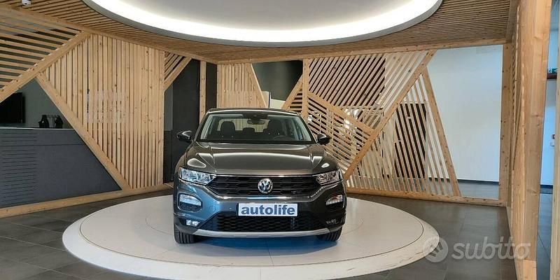 Usata VW T-Roc Business 116 CV (85 kW) 2020 Grigio SUV