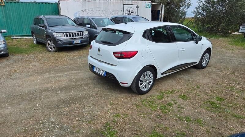 Bianco Usata 2019 Renault Clio IV Zen Tre volumi | 6800 € (Ottimo prezzo) - Immagine 1/4