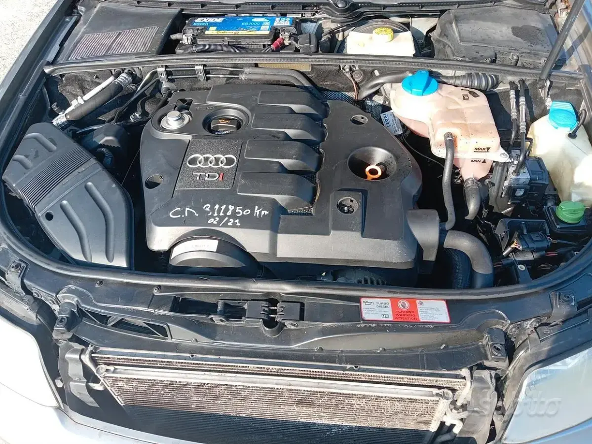 Usata Audi A4 130 CV (95 kW) 2004 Grigio Berlina