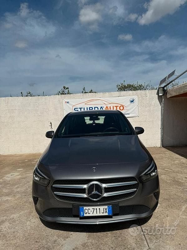 Usata Mercedes B180 Executive 115 CV (84 kW) 2020 Grigio Monovolume