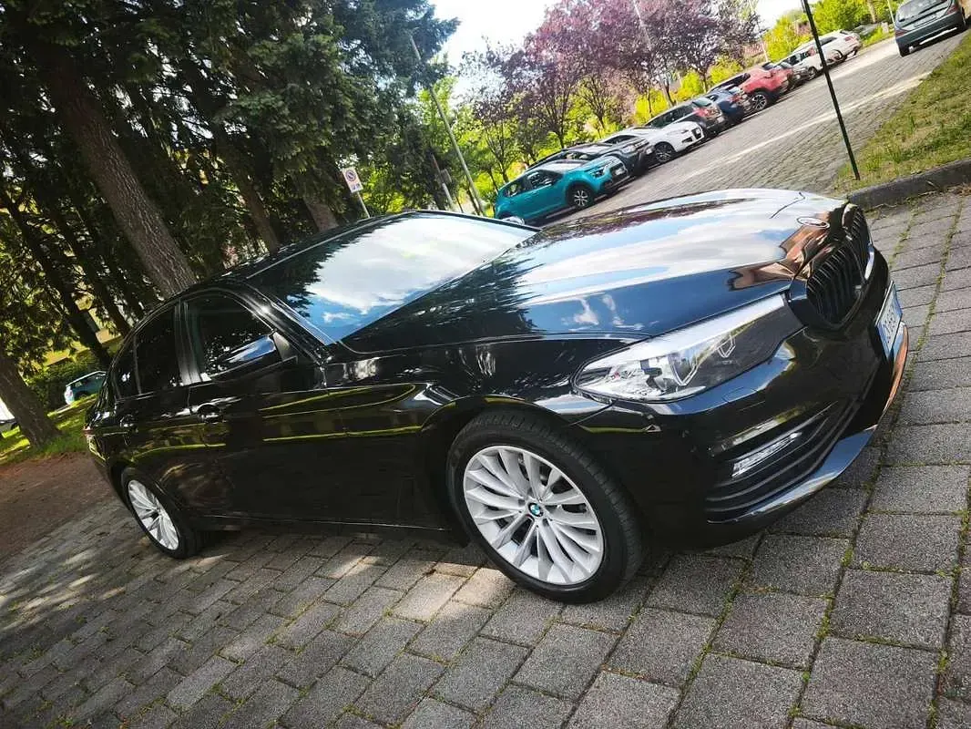 Usata BMW 530 Luxury Line 252 CV (185 kW) 2017 Nero Berlina