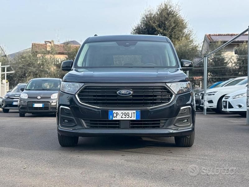 Begagnad Ford Tourneo Connect Titanium 122 HK (89 kW) 2023 Blå Minibuss