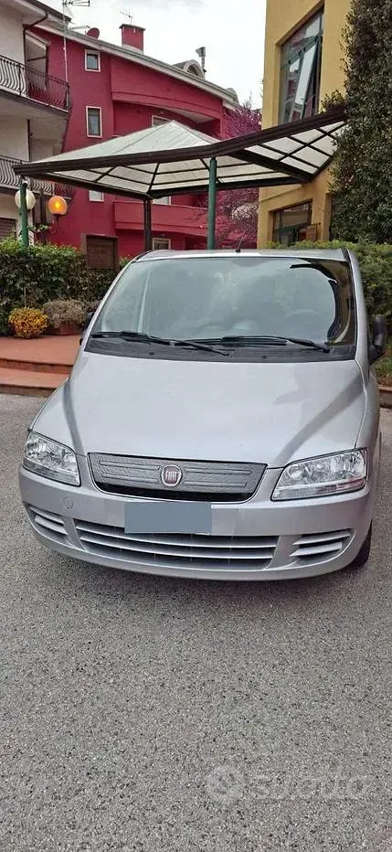 Usata Fiat Multipla 163 CV (119 kW) 2009 Grigio Monovolume