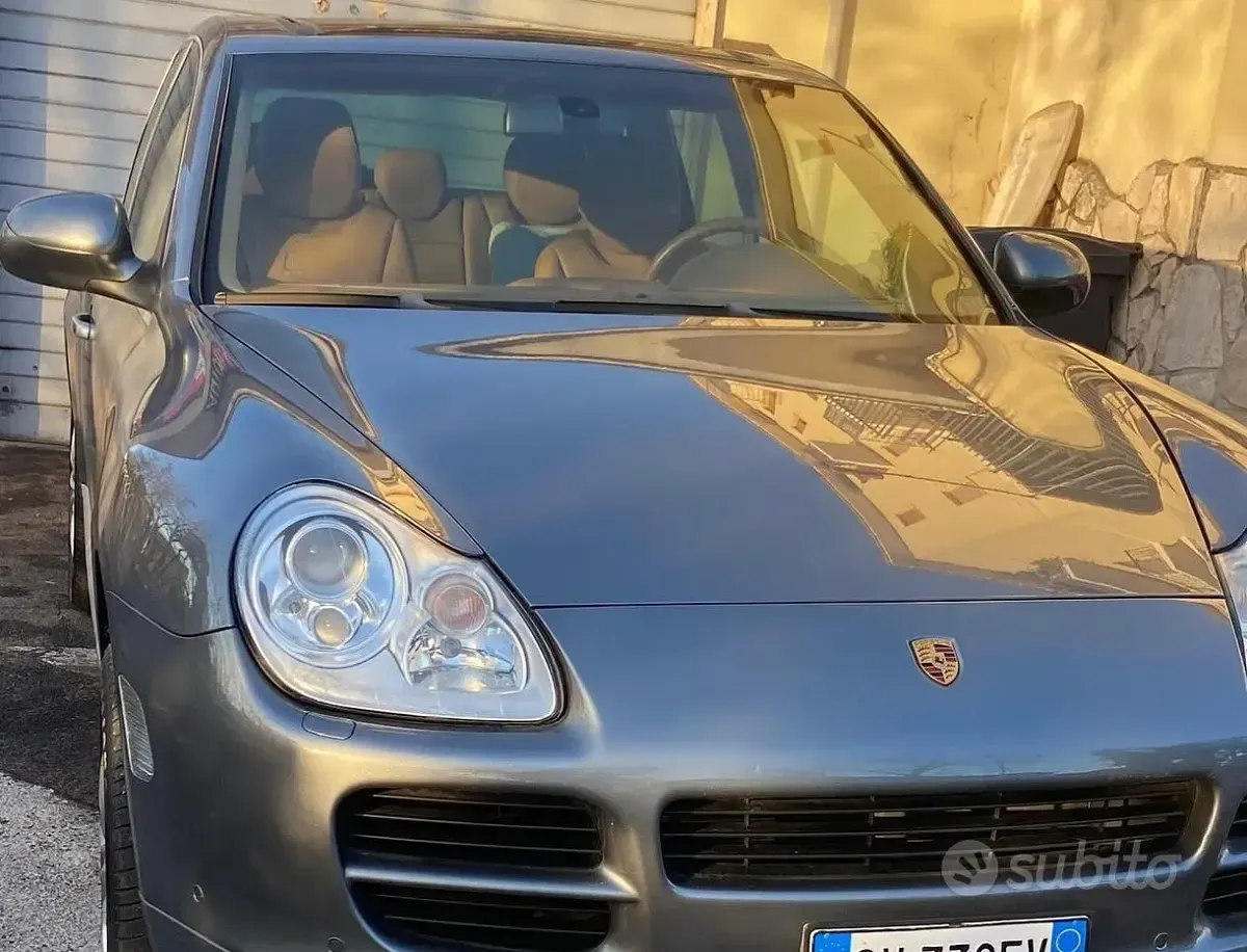 Usata Porsche Cayenne 250 CV (183 kW) 2005 Grigio SUV