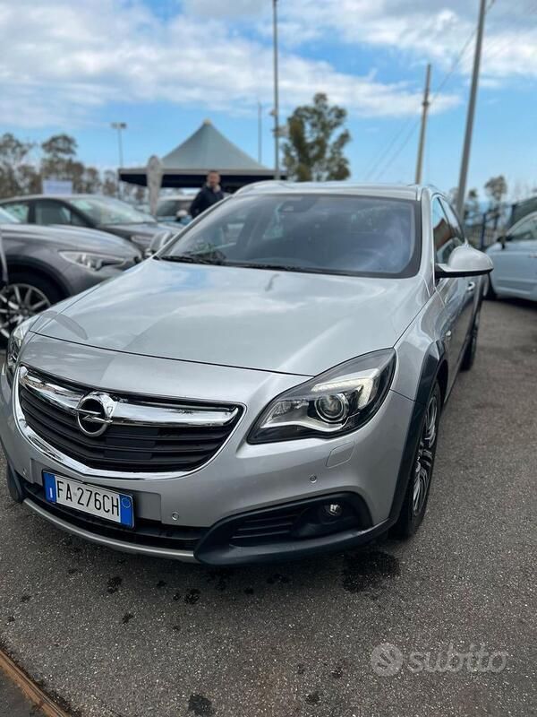 Nero Usata 2015 Opel Insignia Country Tourer Station wagon | 12.800 € - Immagine 1/4