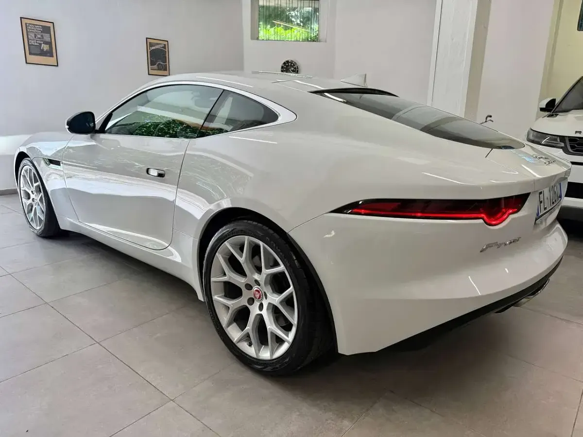 Usata Jaguar F-Type 300 CV (220 kW) 2017 Fuji white Coupé