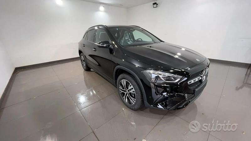 Nuova Mercedes A200 Advanced 2025 Nero Berlina