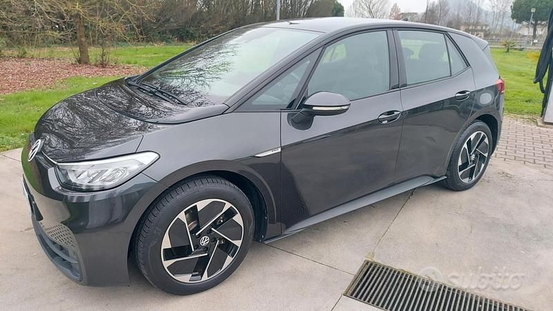 Usata VW ID.3 Pro Performance 150 kW (204 CV) 2023 Nero Utilitaria