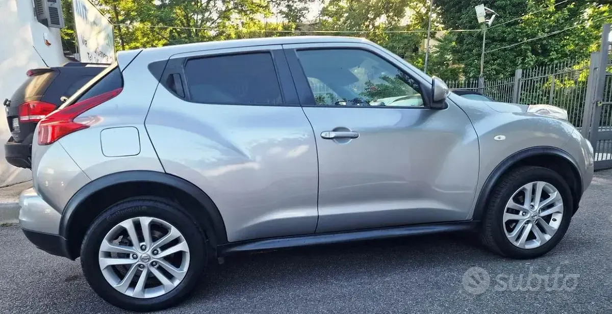 Usata Nissan Juke 117 CV (86 kW) 2011 Grigio SUV
